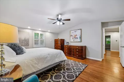 Bedroom - 11518 Charlton Dr, Silver Spring, MD 20902 photo 2 of 7