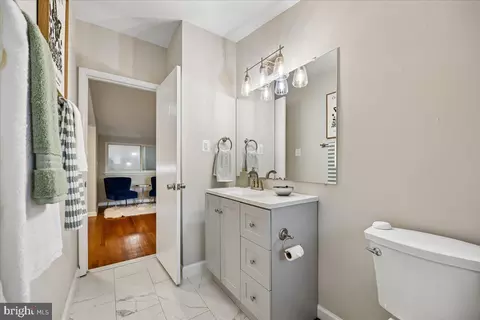 Bath - 11518 Charlton Dr, Silver Spring, MD 20902 photo 5 of 5