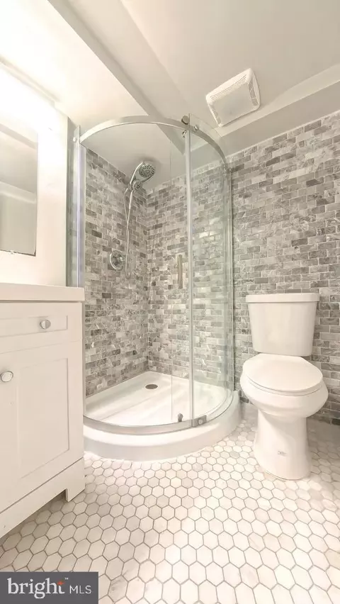 Bath - 11706 Hatcher Pl, Silver Spring, MD 20902 photo 2 of 2