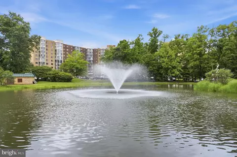15115 Interlachen Dr #3-215, Silver Spring, MD 20906