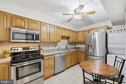 Kitchen - 15115 Interlachen Dr #3-215, Silver Spring, MD 20906 photo 1 of 2