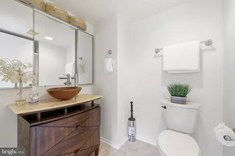 Bath - 15115 Interlachen Dr #3-215, Silver Spring, MD 20906 photo 3 of 3