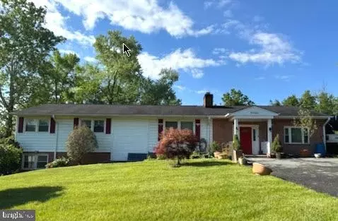 9704 Sunset Dr, Rockville, MD 20850