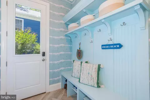Entry Way - 8018 Takoma Ave, Silver Spring, MD 20910 photo 3 of 9