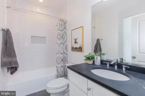 Bath - 8018 Takoma Ave, Silver Spring, MD 20910 photo 7 of 9