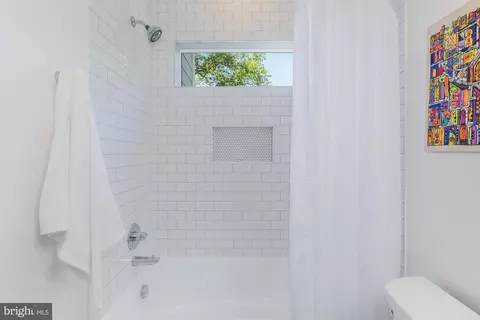 Bath - 8018 Takoma Ave, Silver Spring, MD 20910 photo 6 of 9