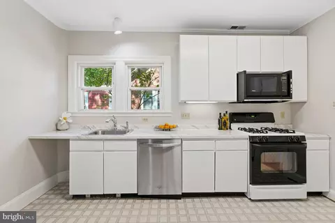 Kitchen - 816 Gist Ave, Silver Spring, MD 20910 photo 2 of 3