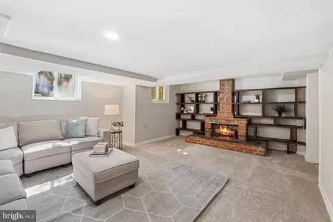 Living - 816 Gist Ave, Silver Spring, MD 20910 photo 2 of 3