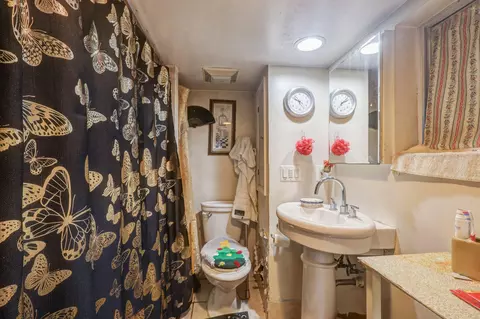 Bath - 8906 Pennsylvania Ave, Silver Spring, MD 20910 photo 2 of 2