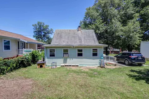 Exterior - 8906 Pennsylvania Ave, Silver Spring, MD 20910 photo 9 of 10