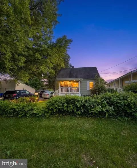 8906 Pennsylvania Ave, Silver Spring, MD 20910