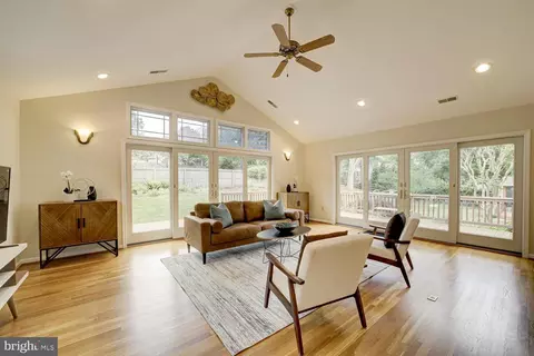 1112 Fallsmead Way, Potomac, MD 20854