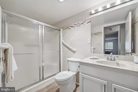 Bath - 15101 Interlachen Dr #1-224, Silver Spring, MD 20906 photo 1 of 3