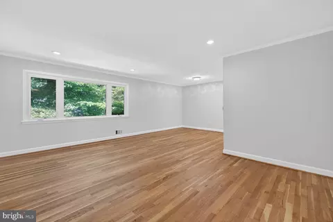 Living - 13105 Jingle Ln, Silver Spring, MD 20906 photo 3 of 9
