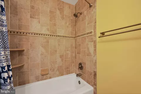 Bath - 13105 Jingle Ln, Silver Spring, MD 20906 photo 3 of 4