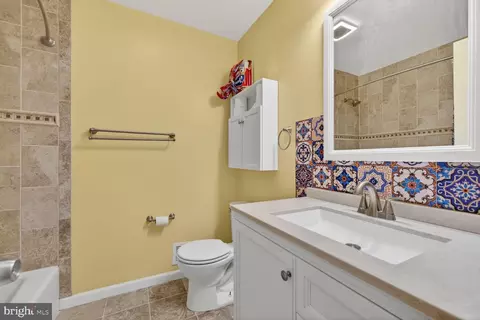 Bath - 13105 Jingle Ln, Silver Spring, MD 20906 photo 2 of 4