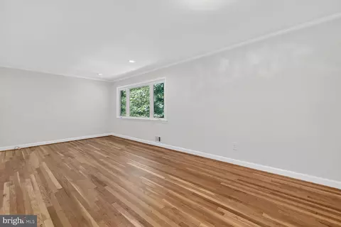 Living - 13105 Jingle Ln, Silver Spring, MD 20906 photo 4 of 9