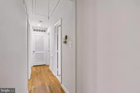 Entry Way - 907 Hoyt St, Silver Spring, MD 20902 photo 6 of 7