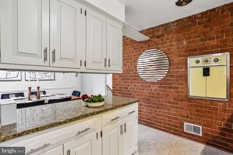 Kitchen - 907 Hoyt St, Silver Spring, MD 20902 photo 1 of 4
