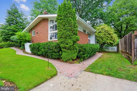 907 Hoyt St, Silver Spring, MD 20902