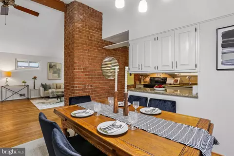 Dining - 907 Hoyt St, Silver Spring, MD 20902 photo 3 of 6