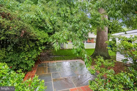 Exterior - 907 Hoyt St, Silver Spring, MD 20902 photo 7 of 9