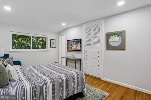 Bedroom - 907 Hoyt St, Silver Spring, MD 20902 photo 2 of 6