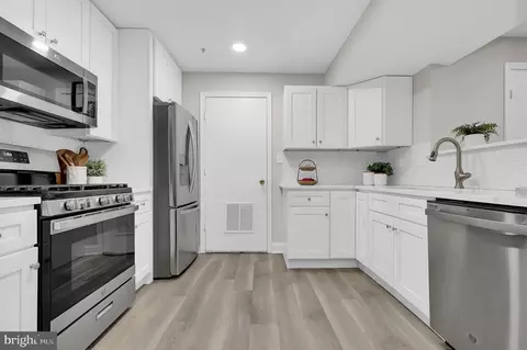 13684 Palmetto Cir, Germantown, MD 20874