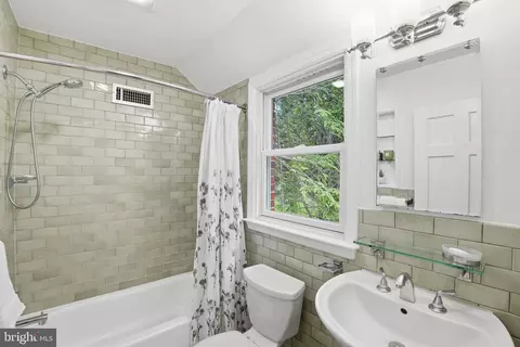 Bath - 9601 Bruce Dr, Silver Spring, MD 20901 photo 1 of 1