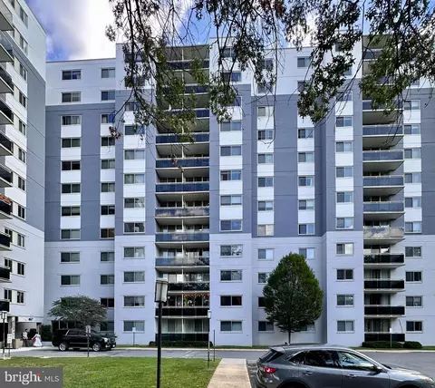 7333 New Hampshire Ave #420W, Takoma Park, MD 20912
