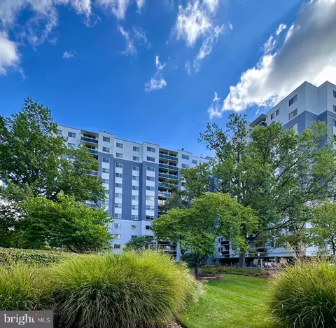 7333 New Hampshire Ave #420W, Takoma Park, MD 20912