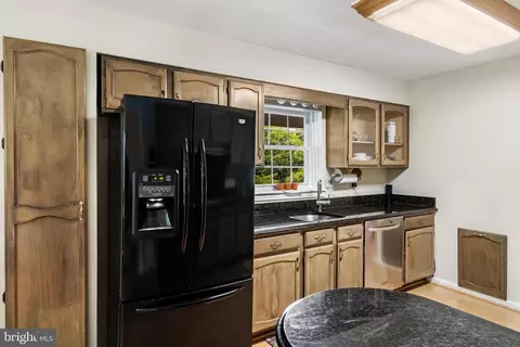 Kitchen - 13925 Shannon Dr, Silver Spring, MD 20904 photo 4 of 5