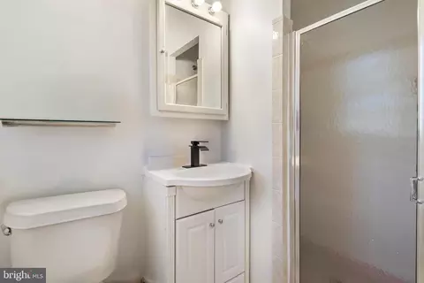 Bath - 13925 Shannon Dr, Silver Spring, MD 20904 photo 3 of 6
