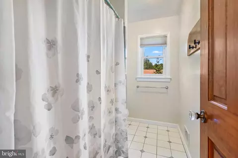 Bath - 13925 Shannon Dr, Silver Spring, MD 20904 photo 5 of 6