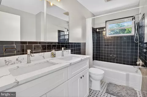 Bath - 2016 Cascade Rd, Silver Spring, MD 20902 photo 1 of 2