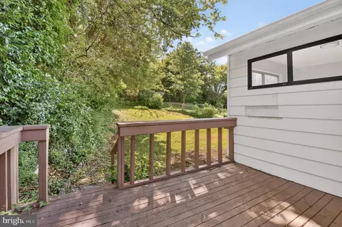 Exterior - 2016 Cascade Rd, Silver Spring, MD 20902 photo 5 of 8