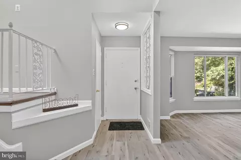 Entry Way - 2016 Cascade Rd, Silver Spring, MD 20902 photo 7 of 8
