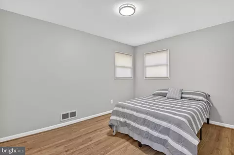 Bedroom - 2016 Cascade Rd, Silver Spring, MD 20902 photo 4 of 4