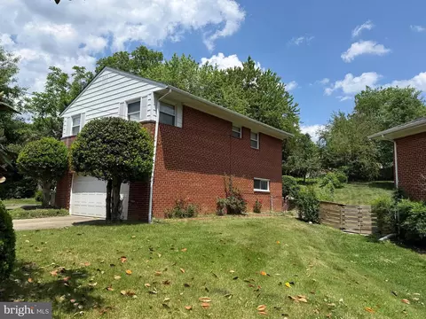 Exterior - 2016 Cascade Rd, Silver Spring, MD 20902 photo 4 of 4