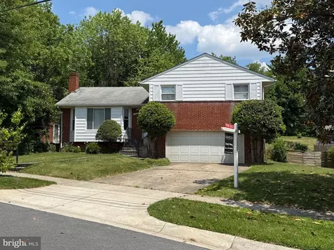 Exterior - 2016 Cascade Rd, Silver Spring, MD 20902 photo 1 of 4