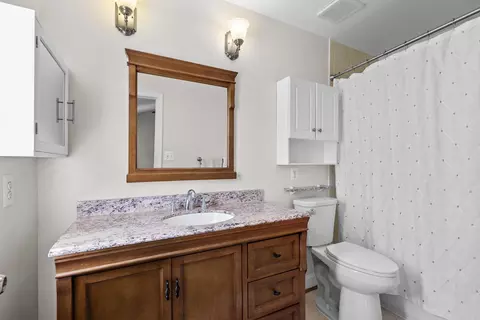 Bath - 2128 Darcy Green Pl, Silver Spring, MD 20910 photo 2 of 3
