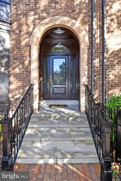 12525 Linda View Ln, Potomac, MD 20854