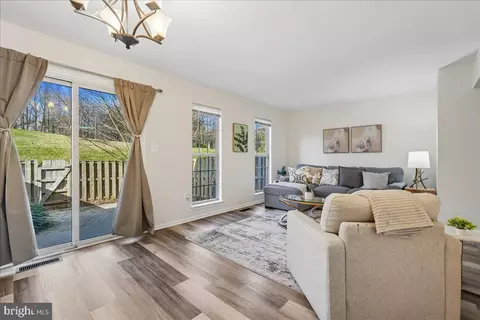 13410 Country Ridge Dr, Germantown, MD 20874