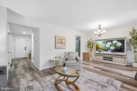 13410 Country Ridge Dr, Germantown, MD 20874