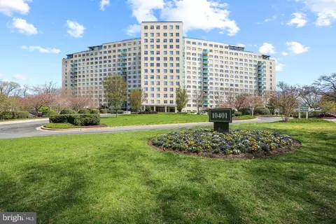 10401 Grosvenor Pl #1327, Rockville, MD 20852