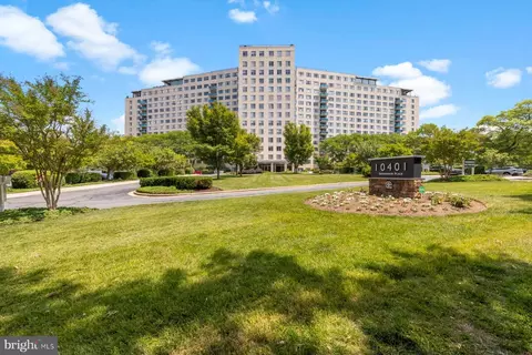 10401 Grosvenor Pl #1327, Rockville, MD 20852