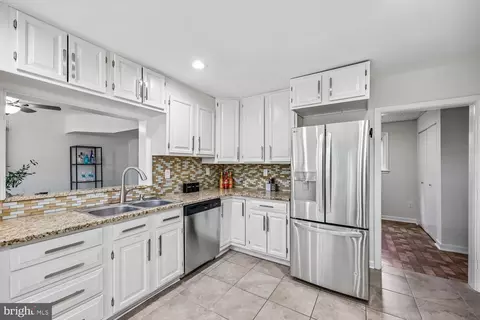 Kitchen - 300 Gilsan Ct, Silver Spring, MD 20902 photo 2 of 7