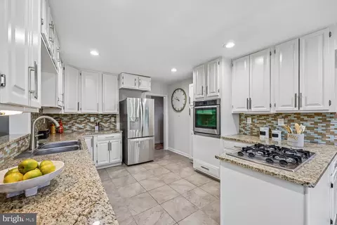 Kitchen - 300 Gilsan Ct, Silver Spring, MD 20902 photo 5 of 7
