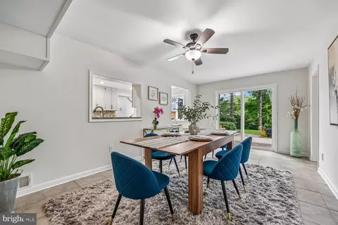 Dining - 300 Gilsan Ct, Silver Spring, MD 20902 photo 3 of 4