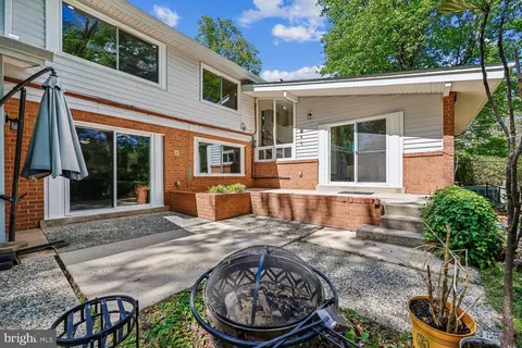 Exterior - 300 Gilsan Ct, Silver Spring, MD 20902 photo 13 of 32